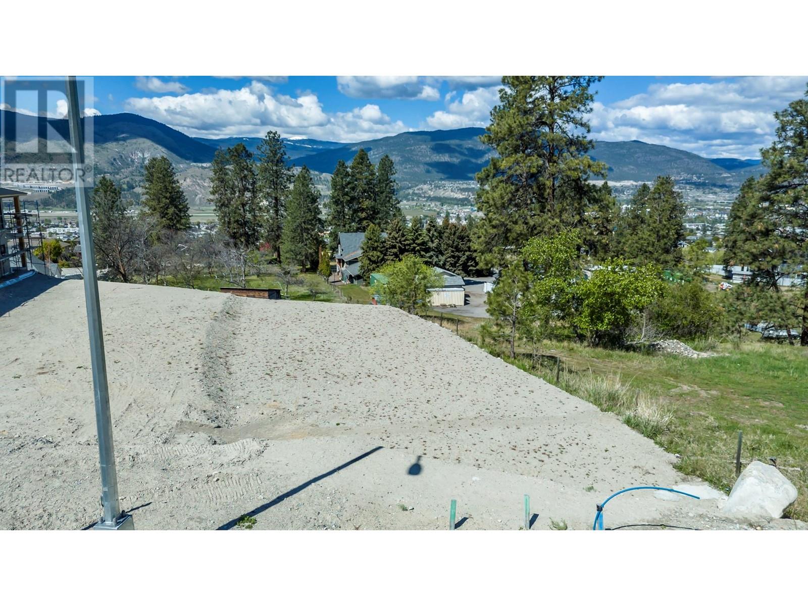 2821 Evergreen Drive, Penticton, British Columbia  V2A 7T1 - Photo 2 - 10332715