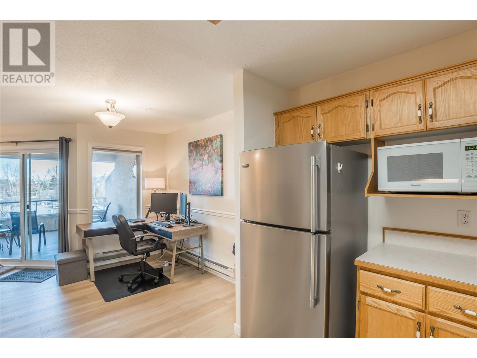 1750 Atkinson Street Unit# 407, Penticton, British Columbia  V2A 7M6 - Photo 4 - 10332093