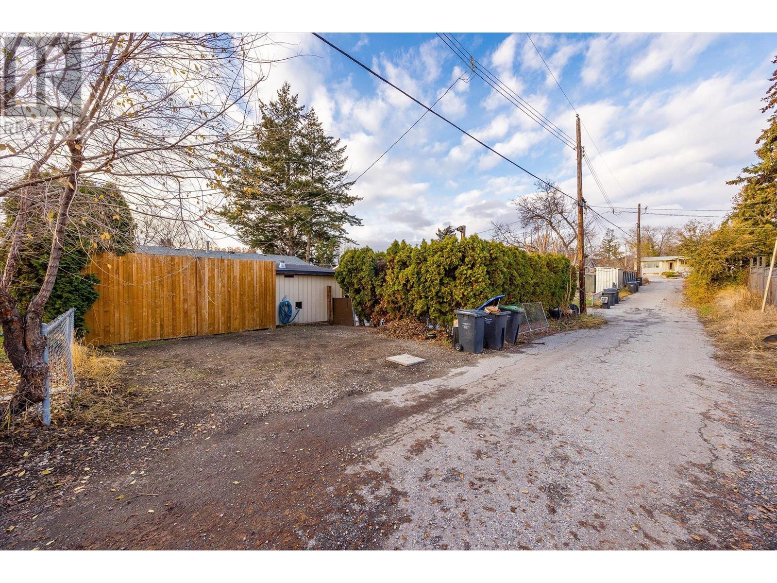 1397 Braemar Street, Kelowna, British Columbia  V1Y 3X4 - Photo 31 - 10332862