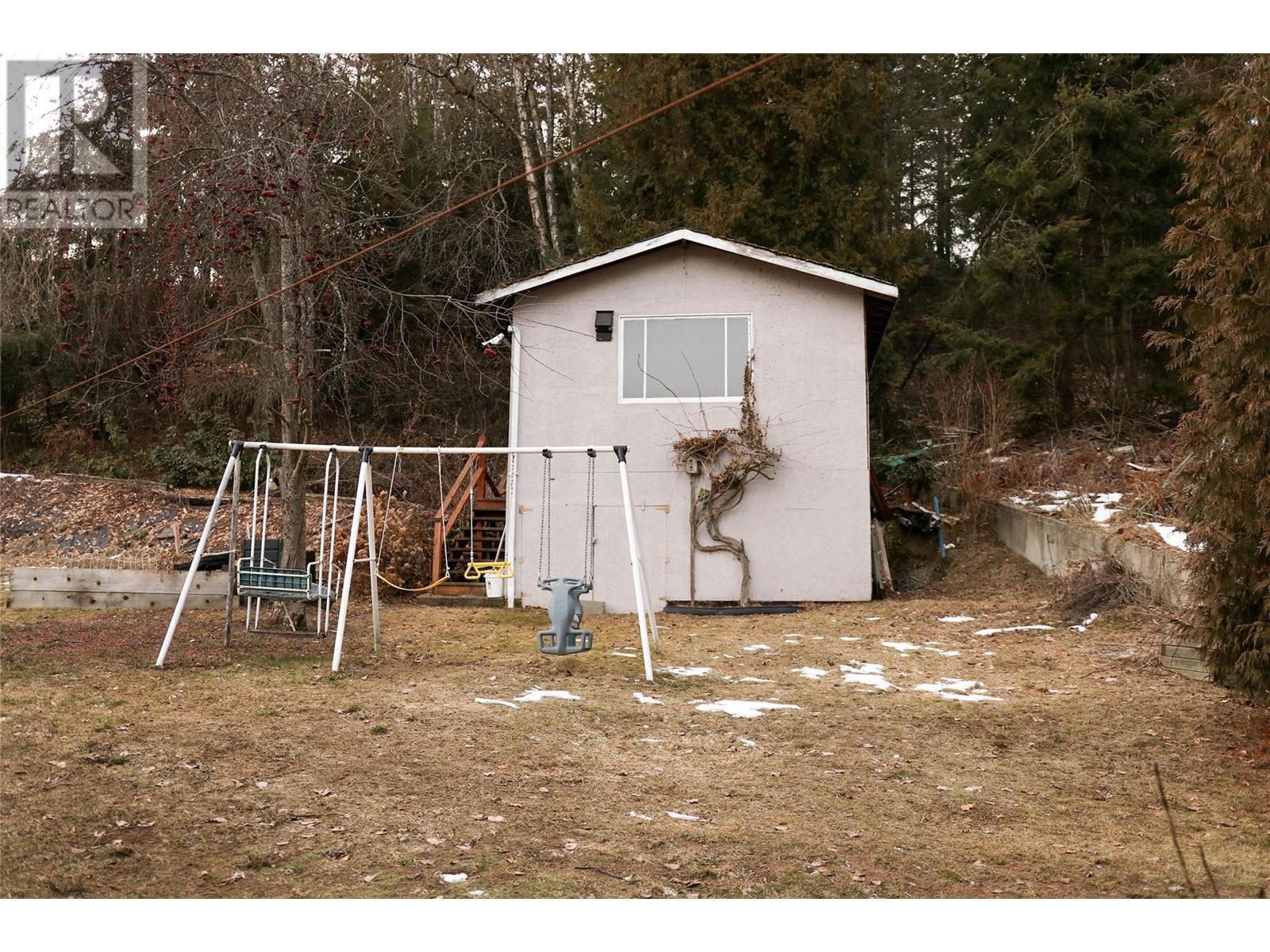 2308 Columbia Avenue, Castlegar, British Columbia  V1N 2X1 - Photo 15 - 10332078