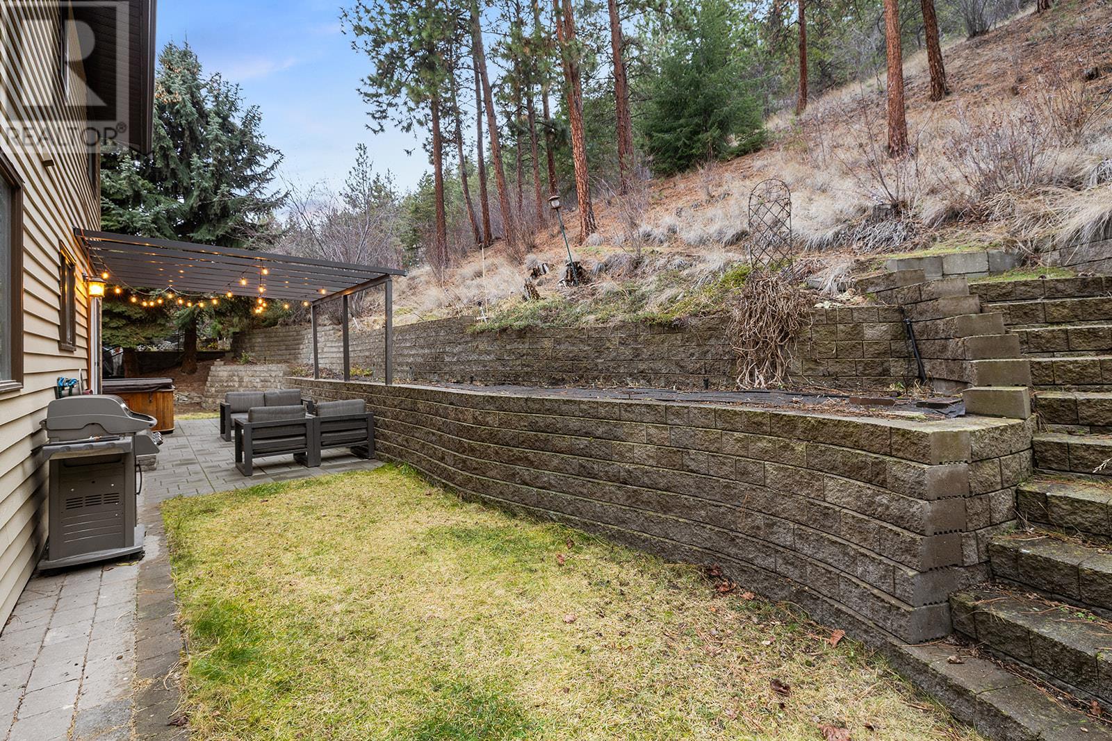 1048 Cascade Place, Kelowna, British Columbia  V1V 1H9 - Photo 3 - 10332823