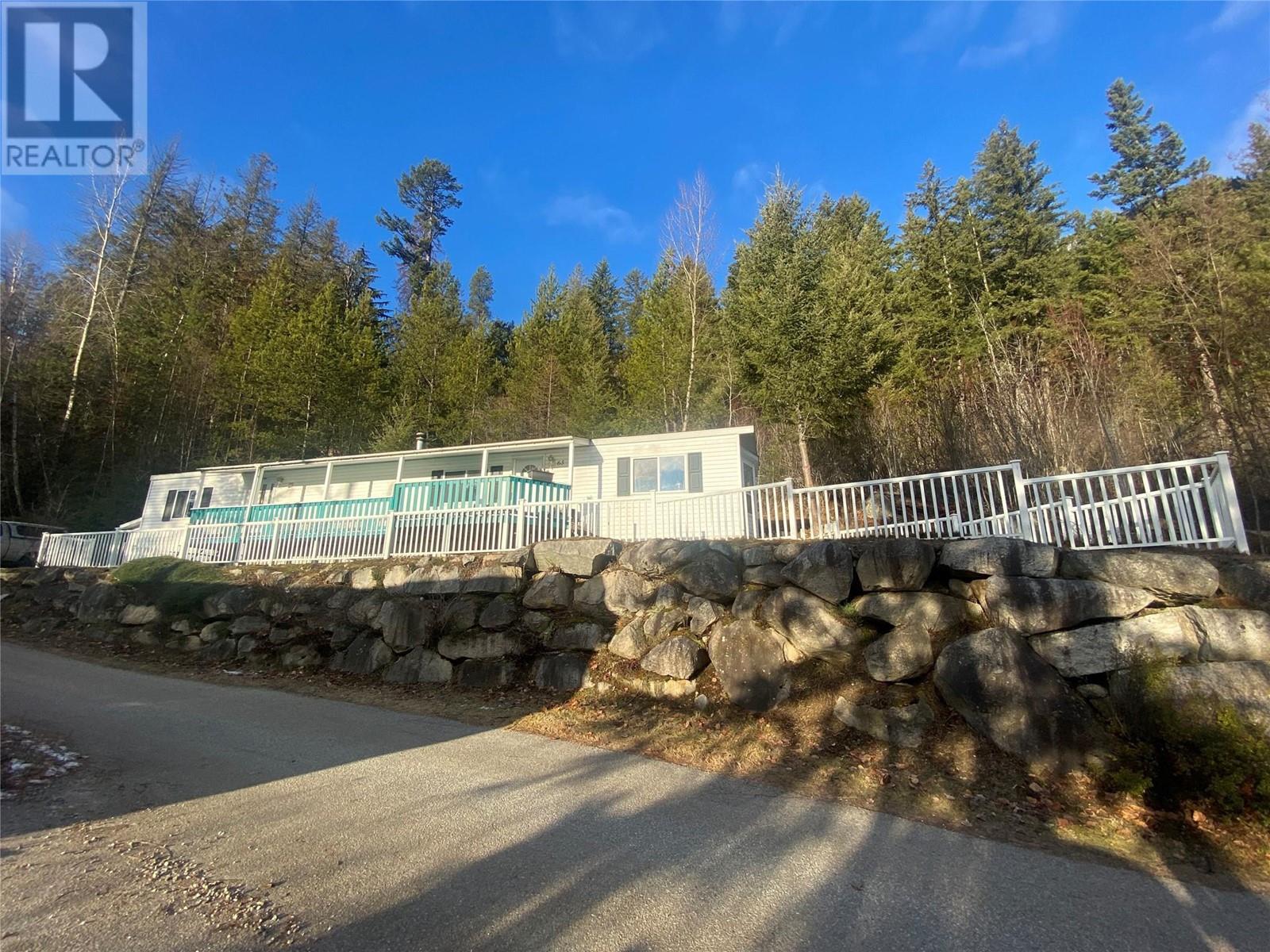 739 Hwy 3a Highway Unit# #63, Nelson, British Columbia  V1L 6M5 - Photo 1 - 10332900