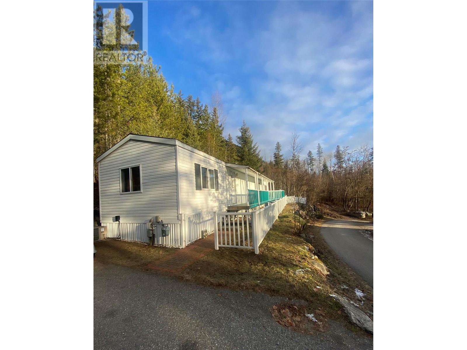 739 Hwy 3a Highway Unit# #63, Nelson, British Columbia  V1L 6M5 - Photo 3 - 10332900