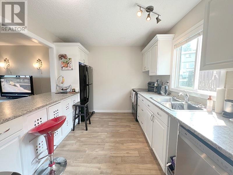 1605 Summit Drive Unit# 54, Kamloops, British Columbia  V2H 1T7 - Photo 2 - 10331814