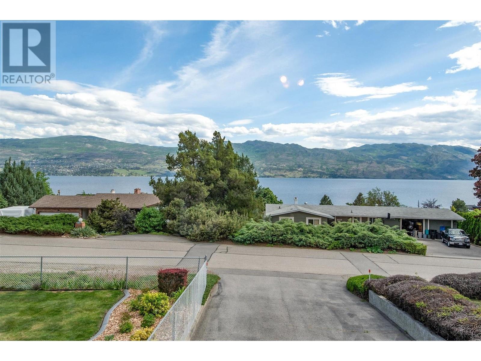 1122 Allison Place, West Kelowna, British Columbia  V1Z 2E3 - Photo 2 - 10332781