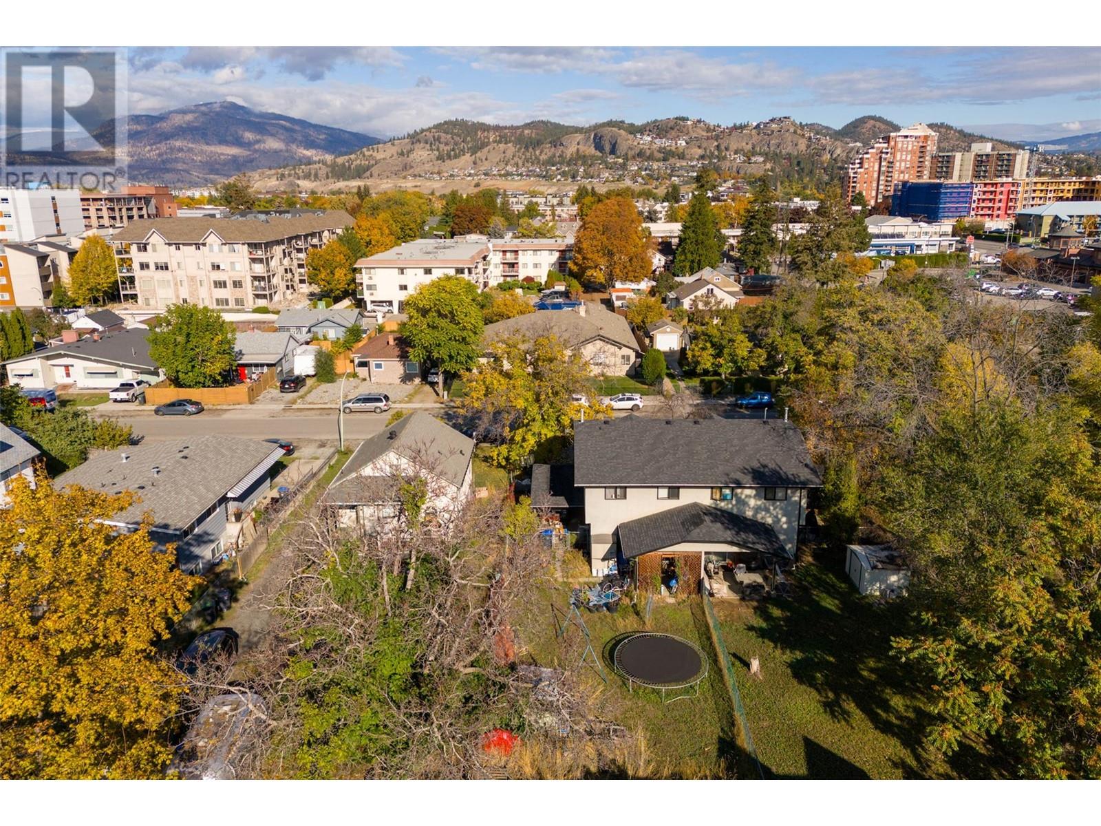 1025 & 1033/1035 Laurier Avenue, Kelowna, British Columbia  V1Y 6B2 - Photo 12 - 10332855