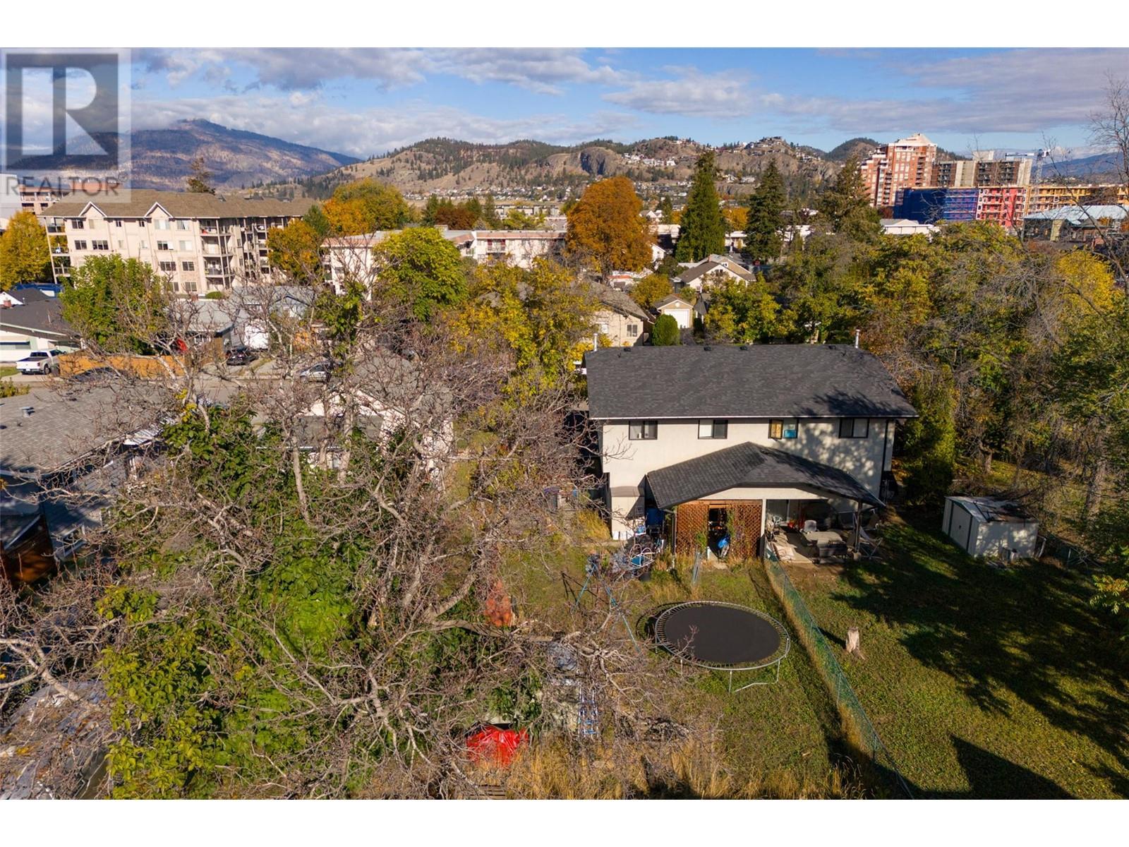 1025 & 1033/1035 Laurier Avenue, Kelowna, British Columbia  V1Y 6B2 - Photo 15 - 10332855