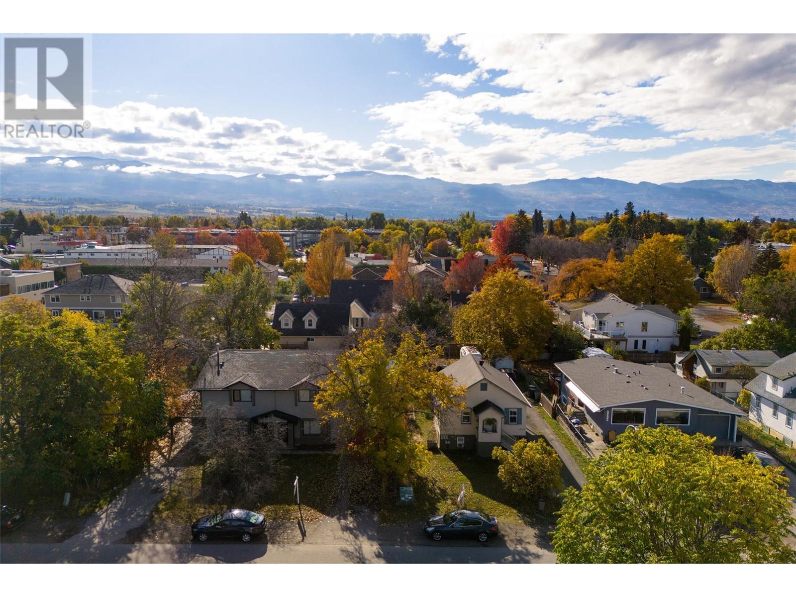 1025 & 1033/1035 Laurier Avenue, Kelowna, British Columbia  V1Y 6B2 - Photo 2 - 10332855