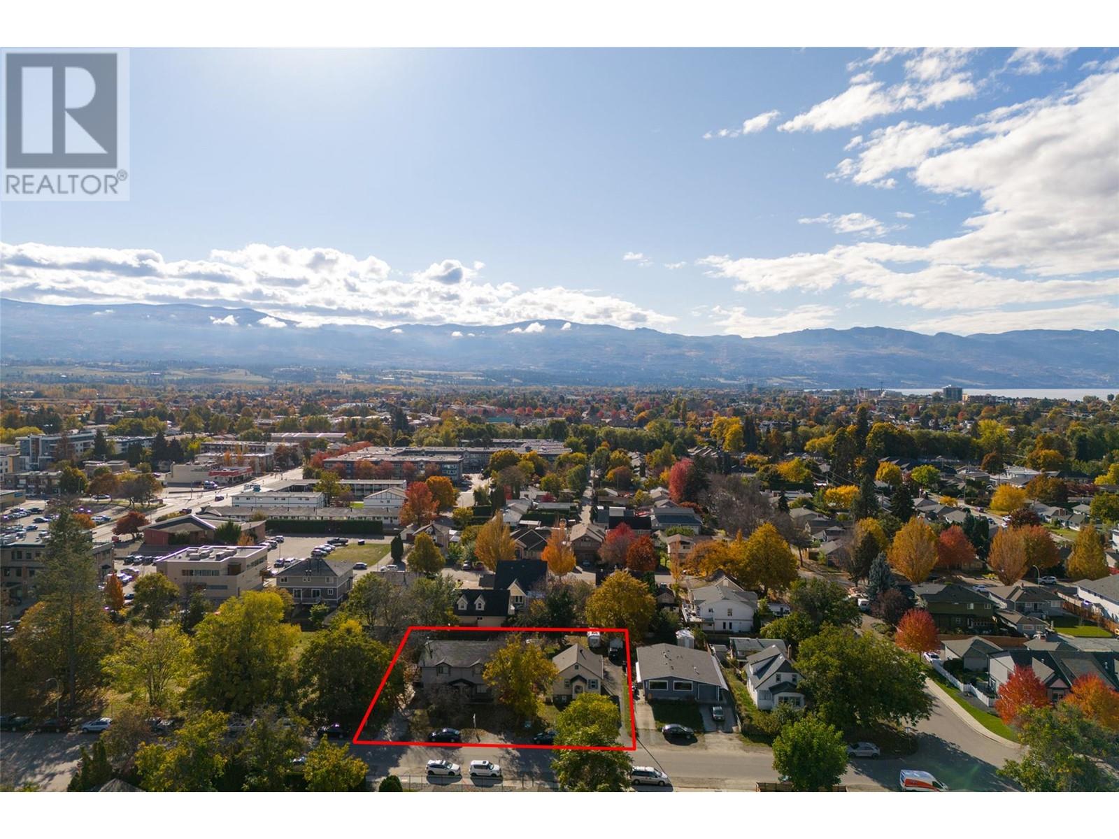 1025 & 1033/1035 Laurier Avenue, Kelowna, British Columbia  V1Y 6B2 - Photo 4 - 10332853