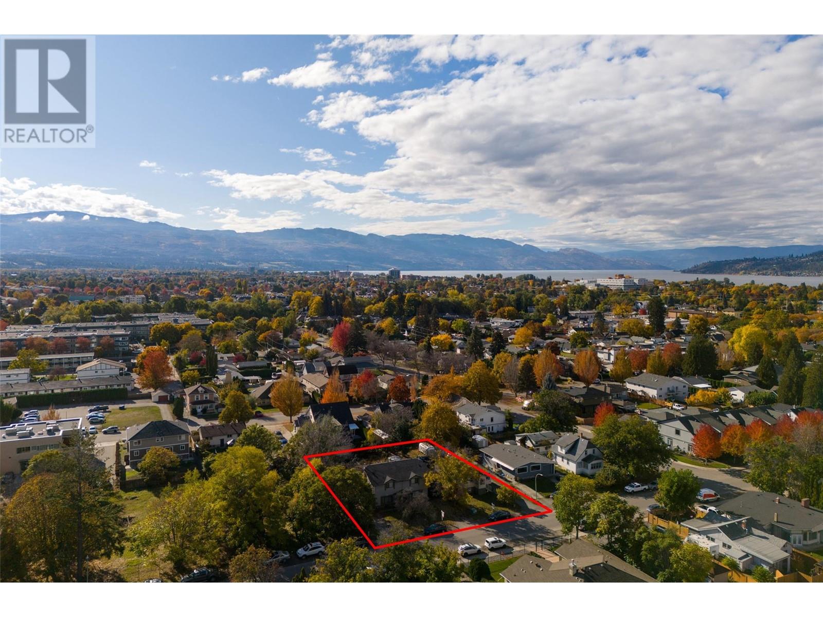 1025 & 1033/1035 Laurier Avenue, Kelowna, British Columbia  V1Y 6B2 - Photo 6 - 10332853