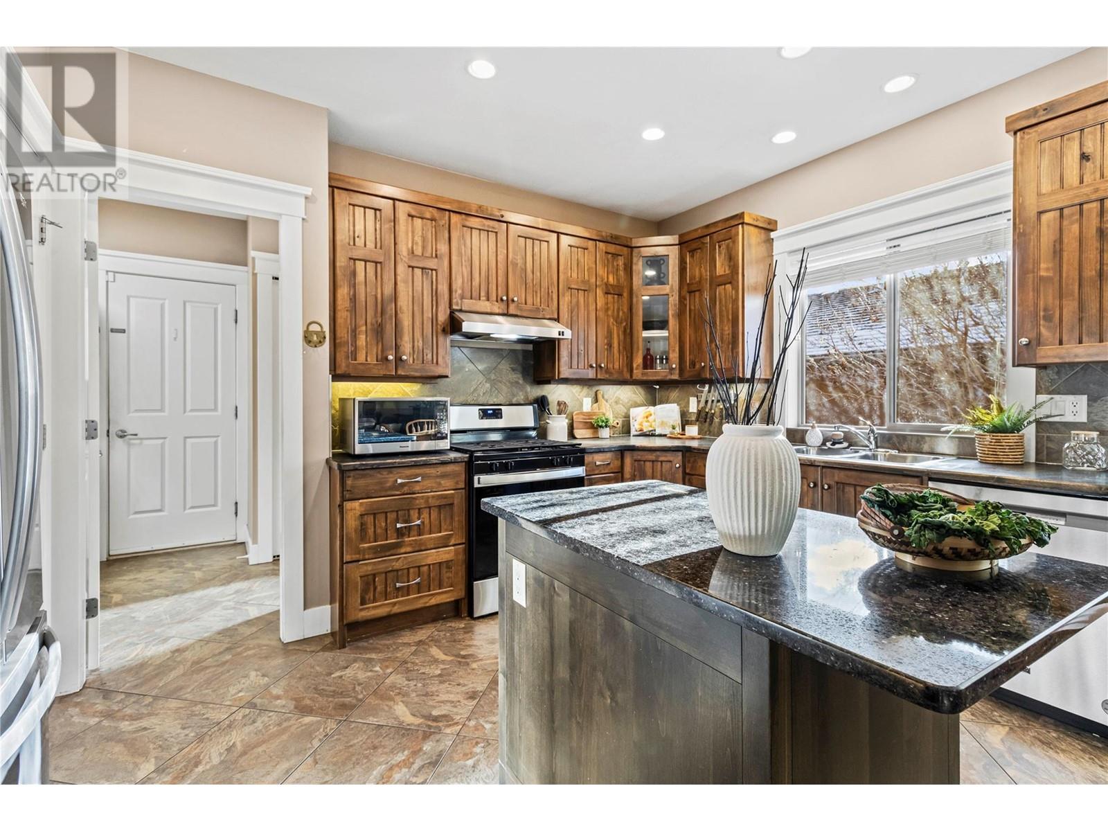 2742 Golf Course Drive, Blind Bay, British Columbia  V0E 1H2 - Photo 18 - 10332623
