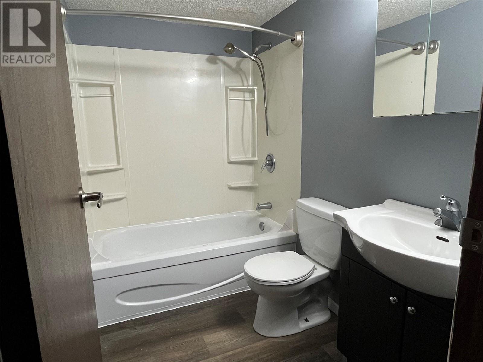 150 Skaha Place Unit# 111, Penticton, British Columbia  V2A 7K1 - Photo 5 - 10333205