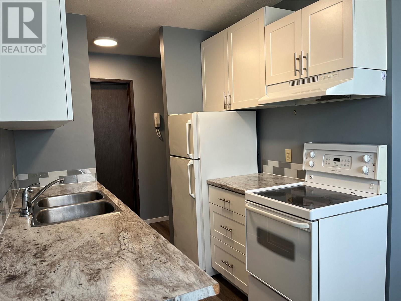 150 Skaha Place Unit# 111, Penticton, British Columbia  V2A 7K1 - Photo 8 - 10333205