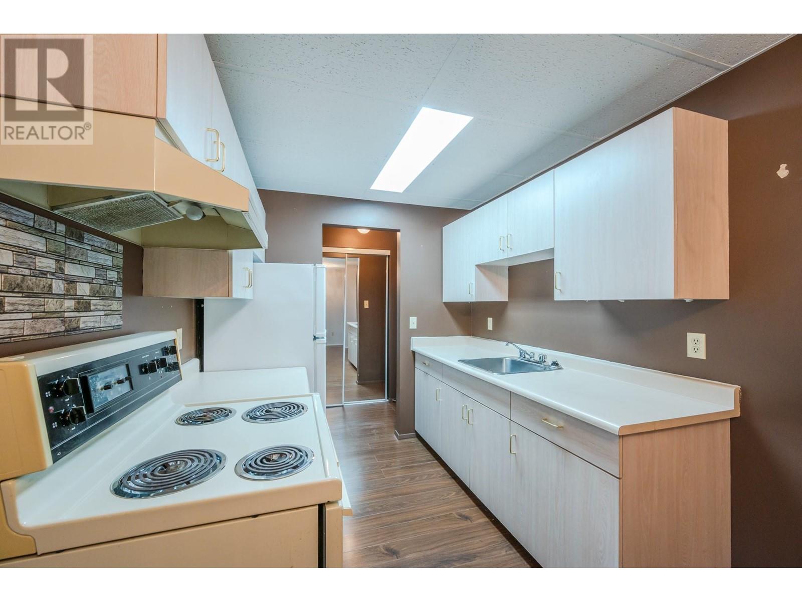 1410 Penticton Avenue Unit# 215, Penticton, British Columbia  V2A 2N5 - Photo 6 - 10333528