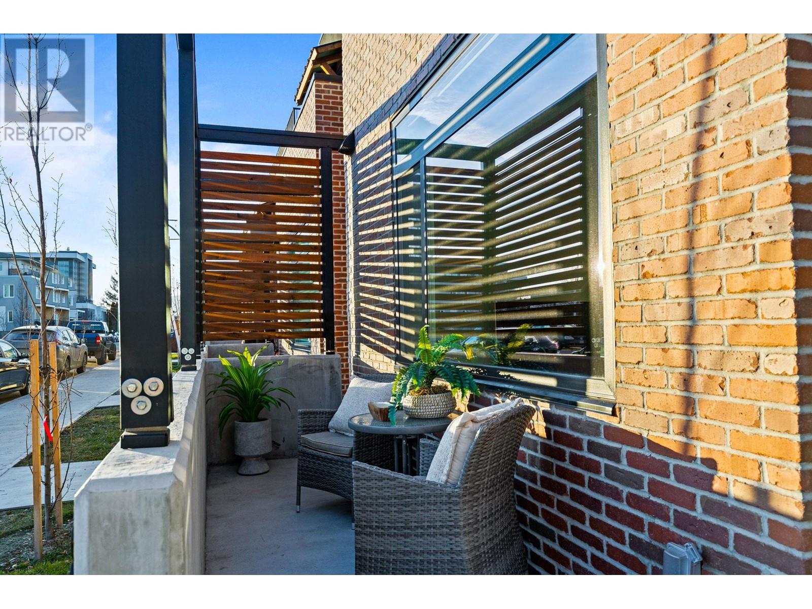 1228 Pacific Avenue, Kelowna, British Columbia  V1Y 5T7 - Photo 3 - 10333512