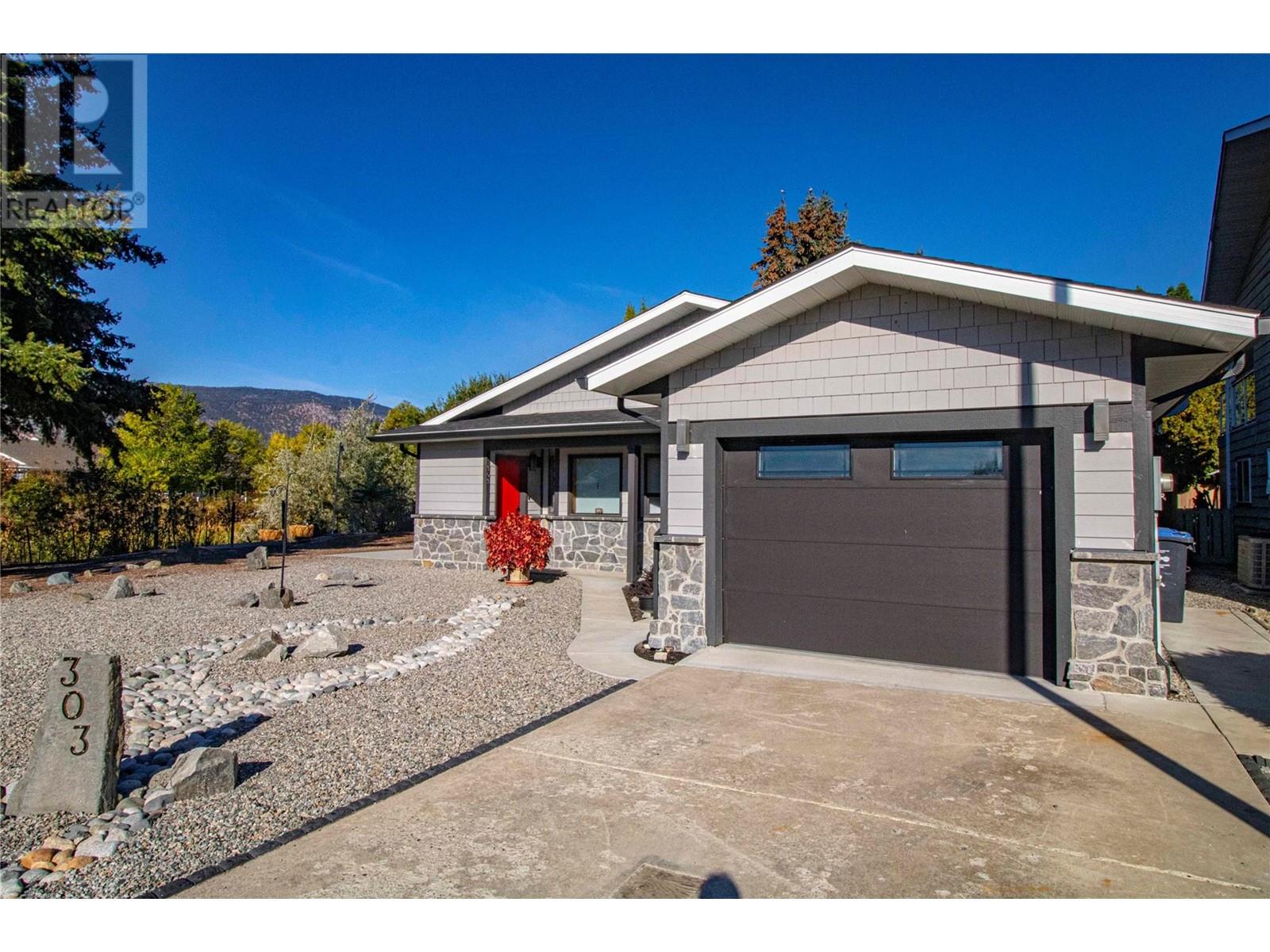 303 Roy Avenue, Penticton, British Columbia  V2A 7M8 - Photo 1 - 10333610