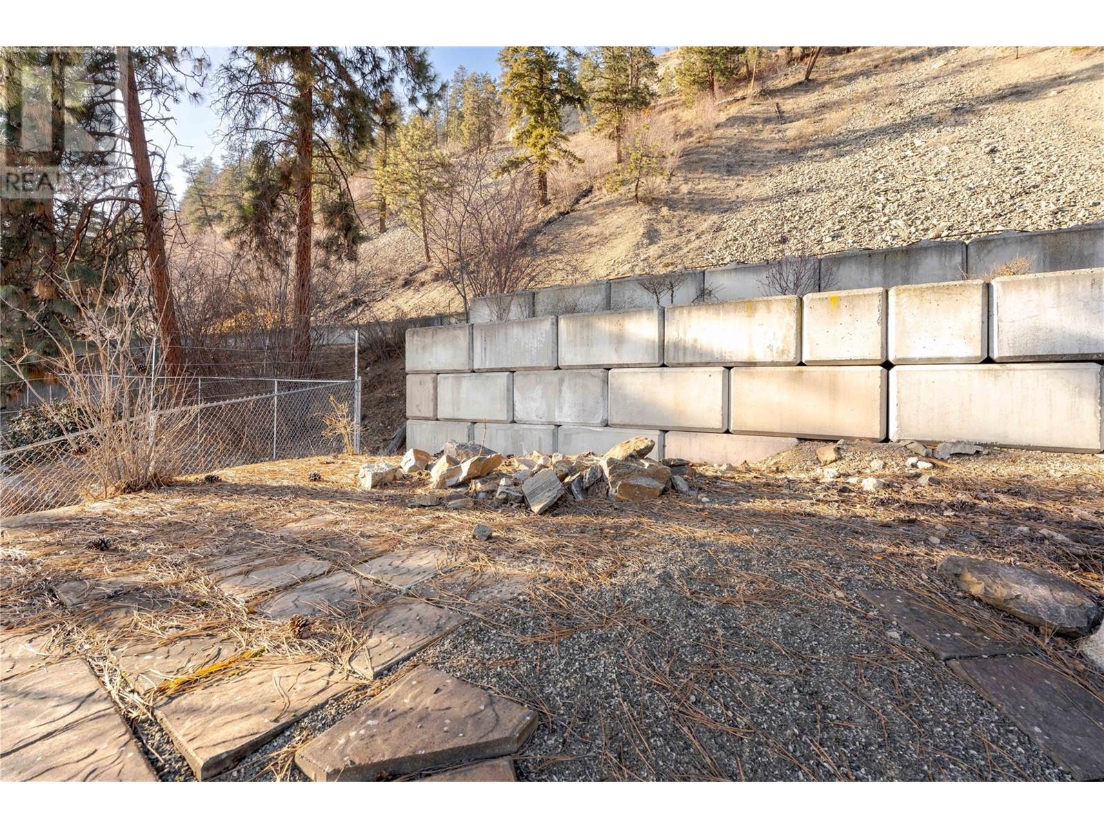 2218 Omineca Place, Kelowna, British Columbia  V1V 1H7 - Photo 18 - 10335279