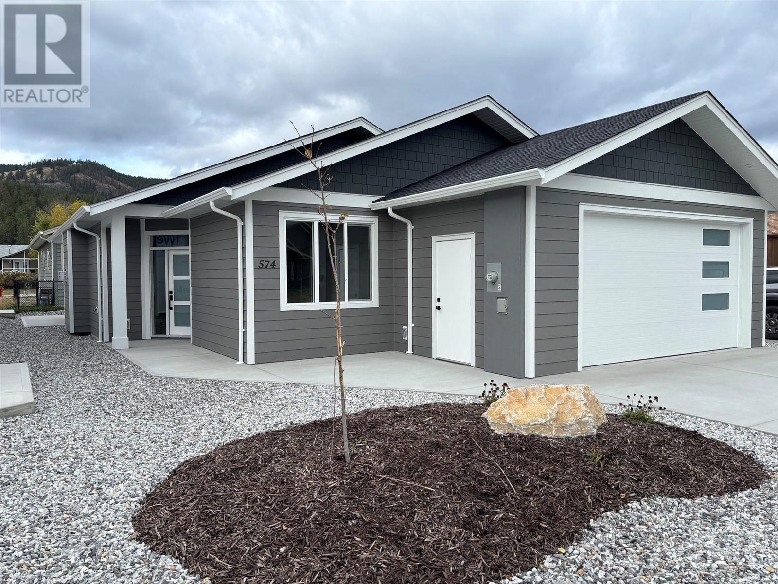 574 Meadowlark Avenue, Vernon, British Columbia  V1H 2A1 - Photo 1 - 10336060