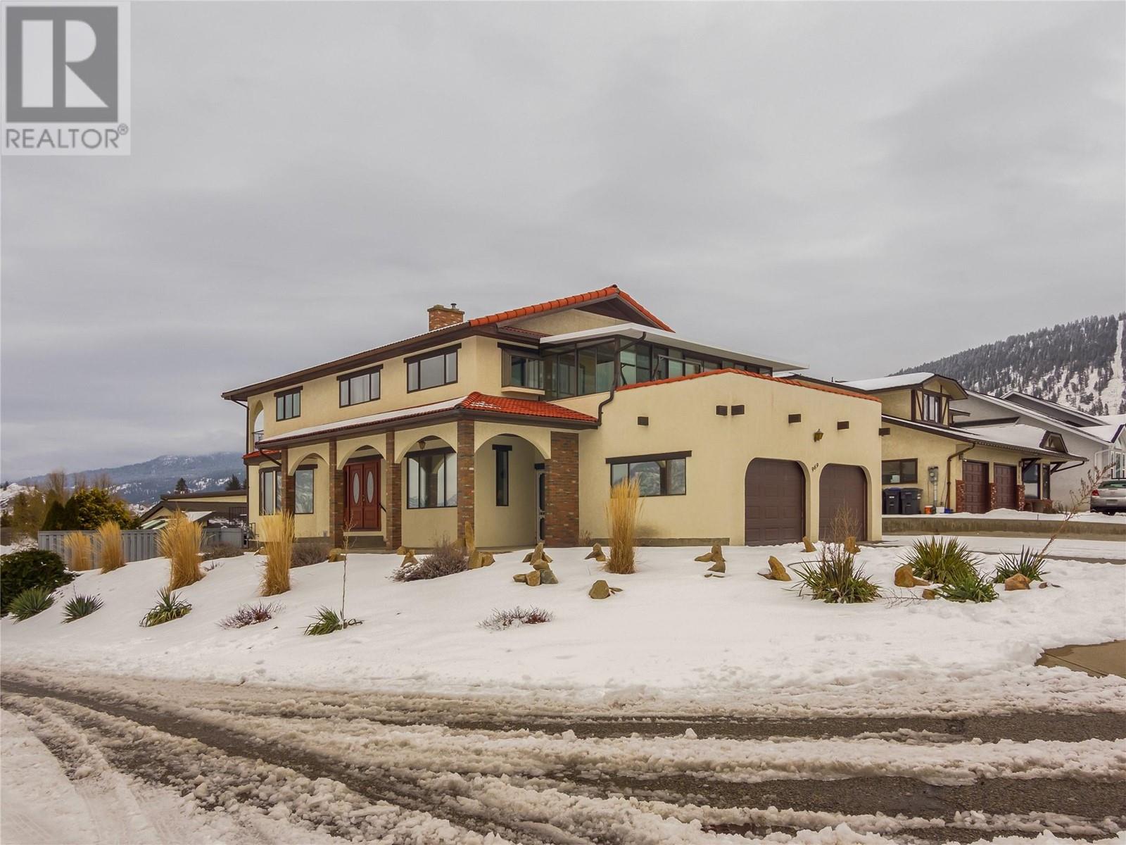 969 Westminster Avenue E, Penticton, British Columbia  V2A 7P1 - Photo 1 - 10335342