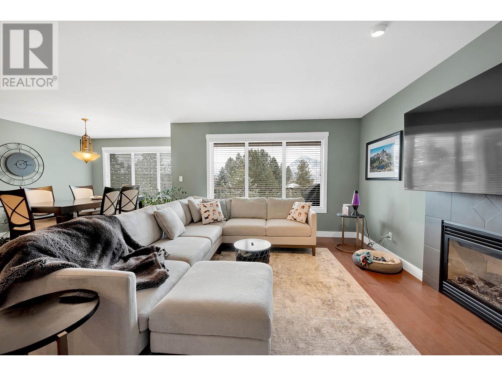2074 Highland Place, Kamloops, British Columbia  V2E 0E8 - Photo 5 - 10336127