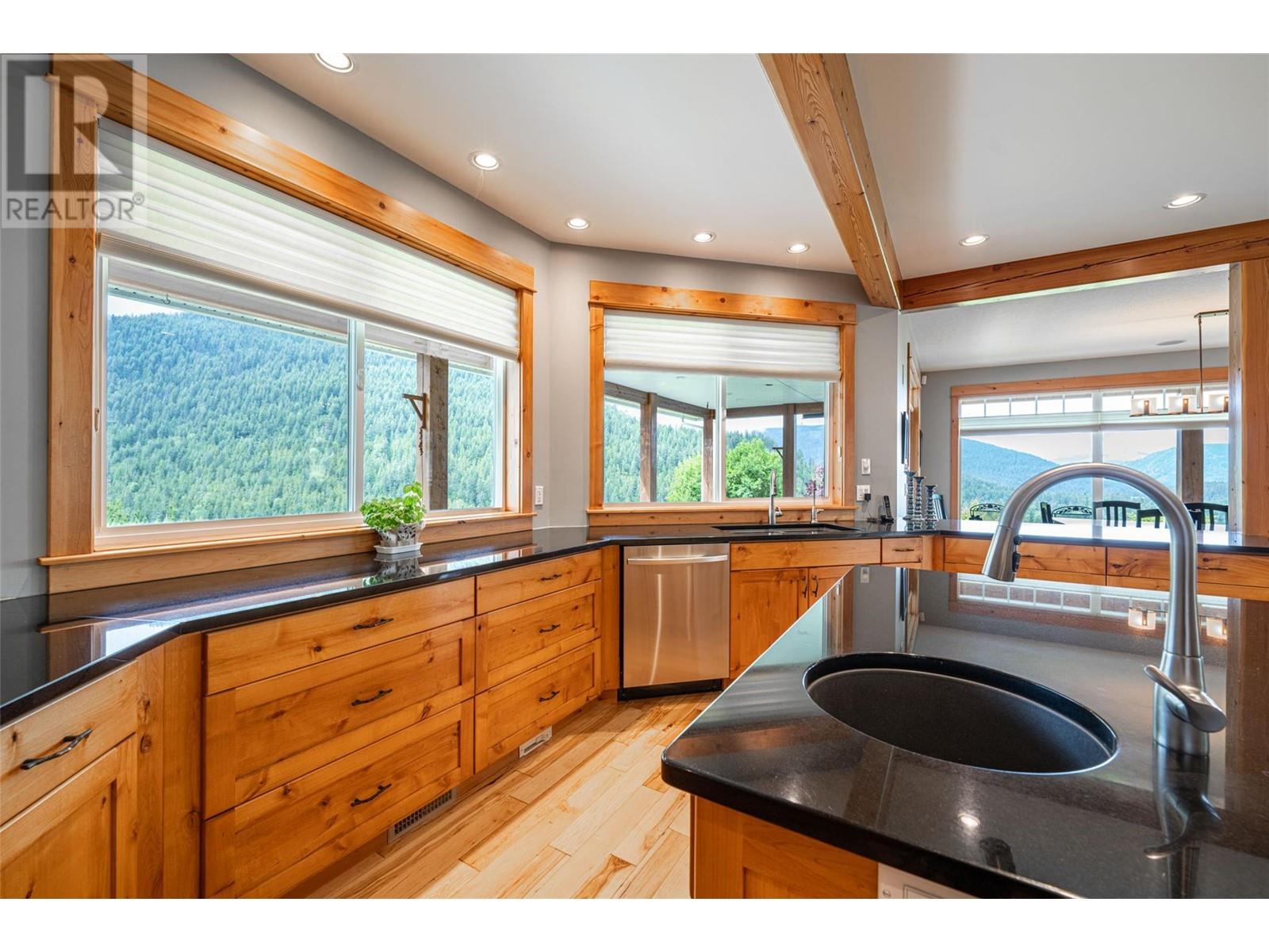 705 Creighton Valley Road, Lumby, British Columbia  V0E 2G1 - Photo 38 - 10336157