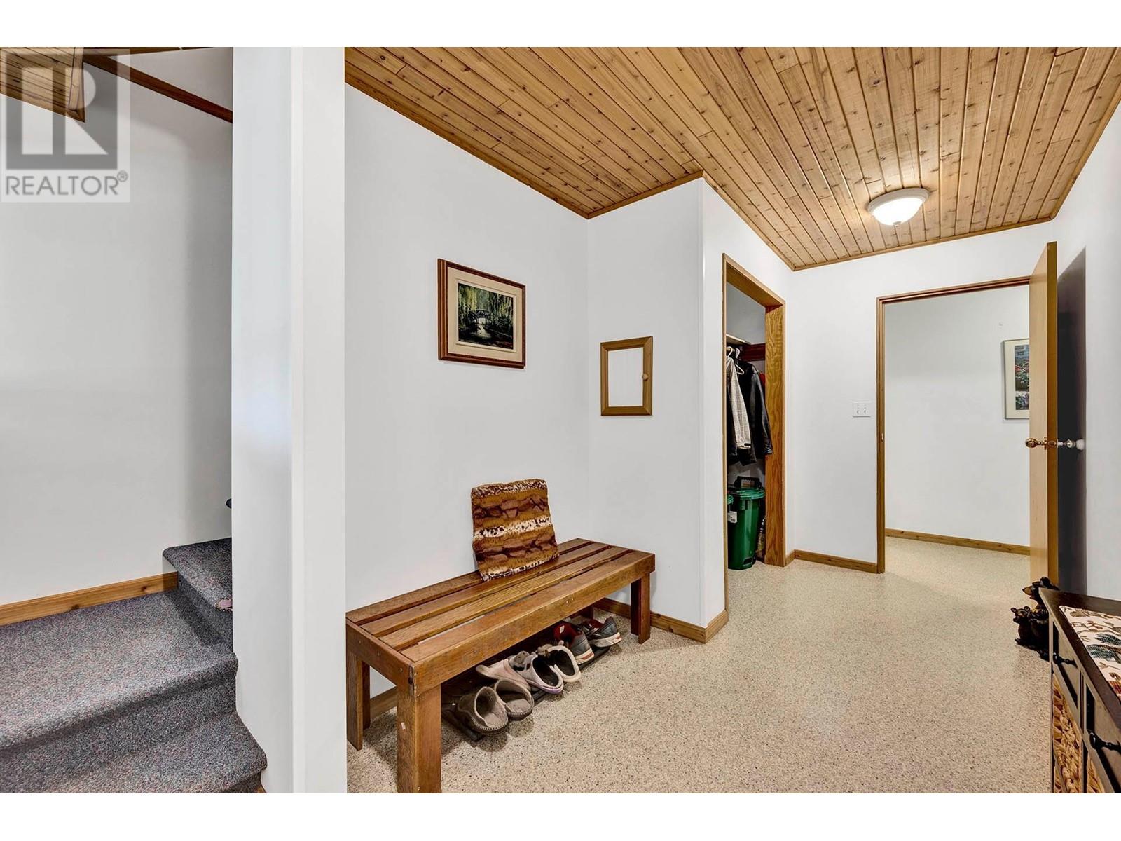 5305 Clearwater Valley Road, Clearwater, British Columbia  V0E 1N1 - Photo 4 - 10336091