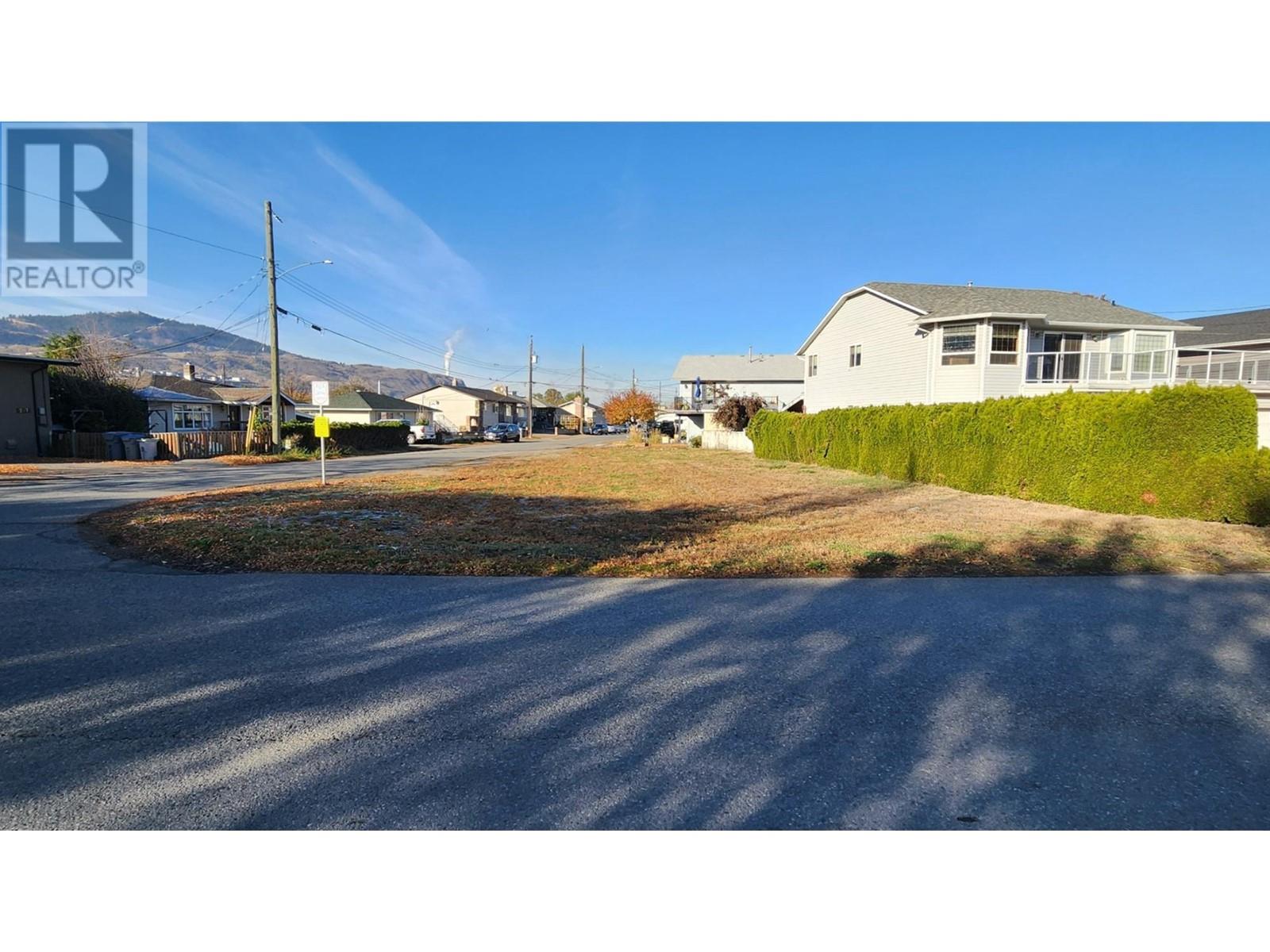 255 Schubert Drive, Kamloops, British Columbia  V2B 2C5 - Photo 4 - 10336386