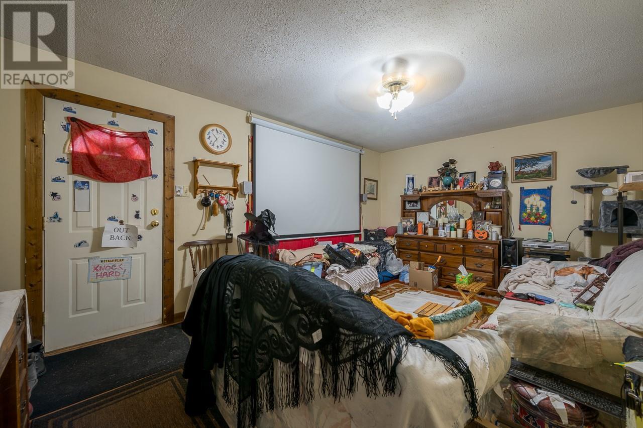 2810 Westsyde Road, Kamloops, British Columbia  V2B 7E3 - Photo 2 - 10336428