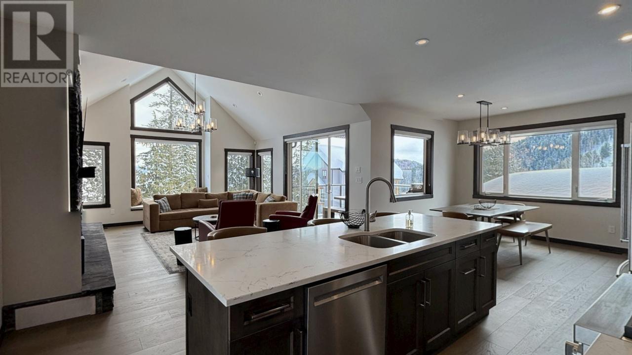 2001 Crest Road Unit# B, Rossland, British Columbia  V0G 1Y0 - Photo 21 - 10336167