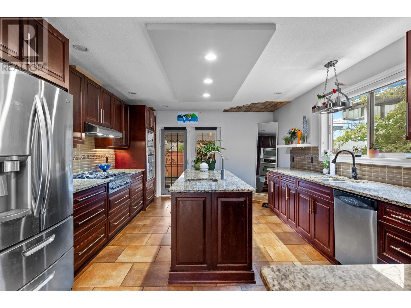3430 Silverberry Road, Kelowna, British Columbia  V1W 3V5 - Photo 7 - 10336457