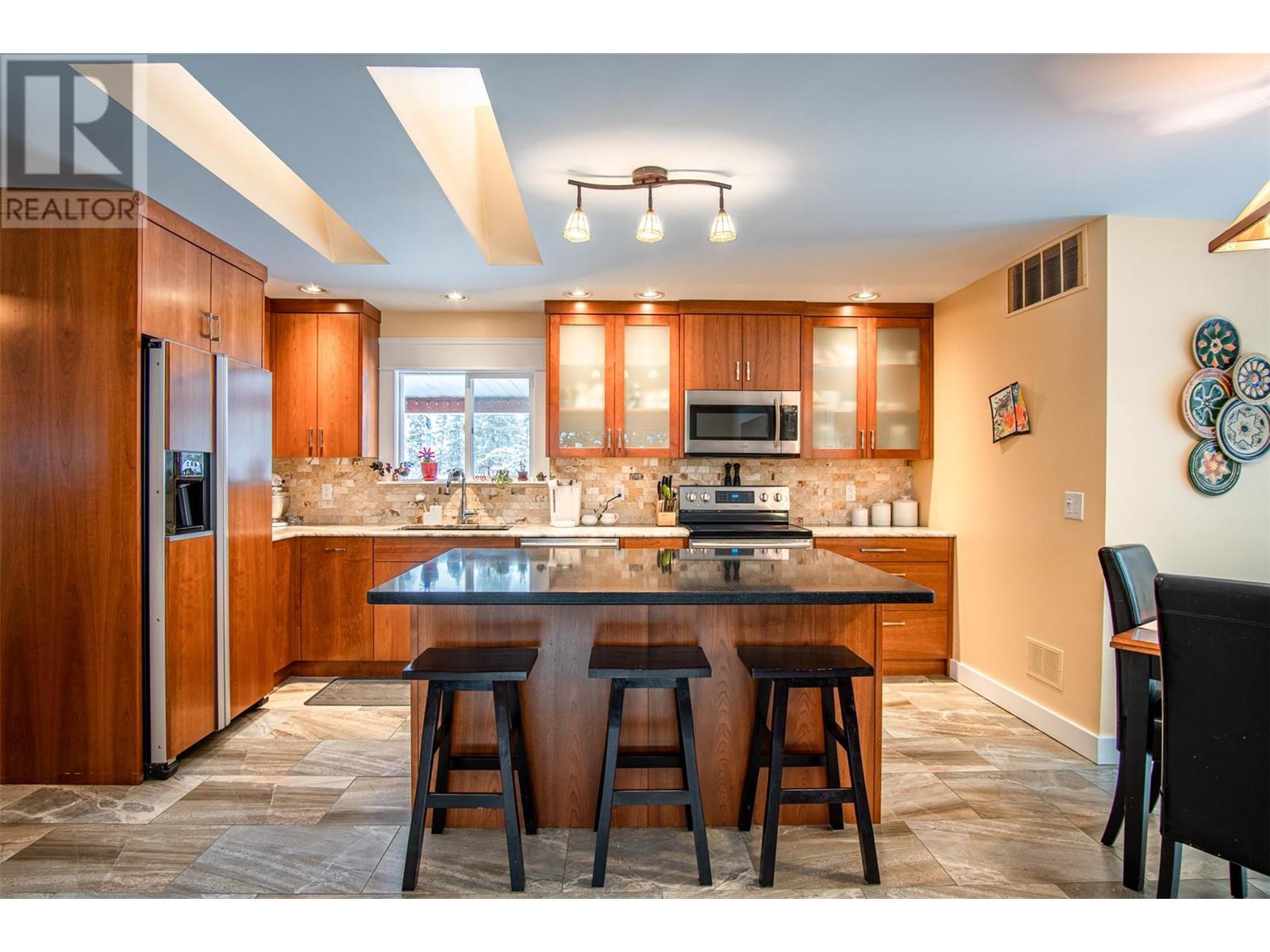 7301 Brewer Road W, Coldstream, British Columbia  V1B 3H3 - Photo 12 - 10336370