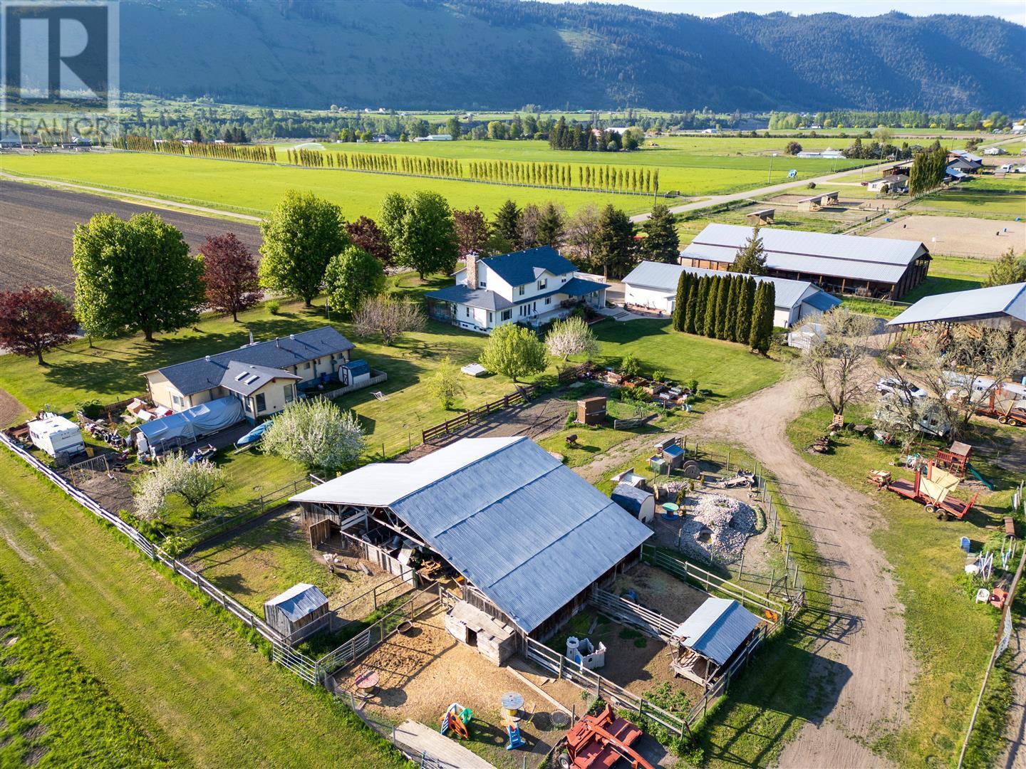 5976 Vla Road, Chase, British Columbia  V0E 1M1 - Photo 6 - 10336596