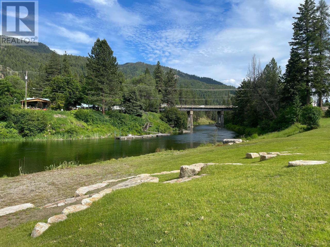 1650 Benniger Road, Christina Lake, British Columbia  V0H 1E0 - Photo 4 - 10336938