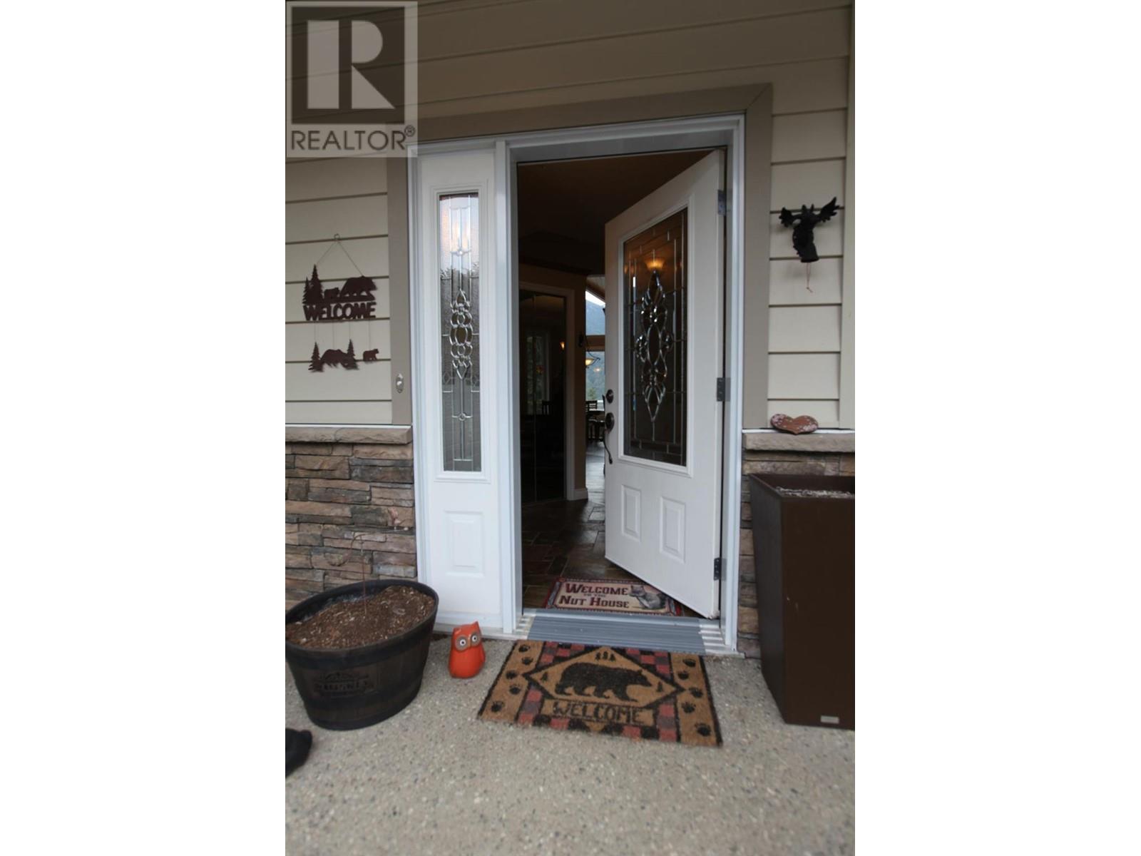 6817 Grandview Drive, Nelson, British Columbia  V1L 6W6 - Photo 12 - 10336913