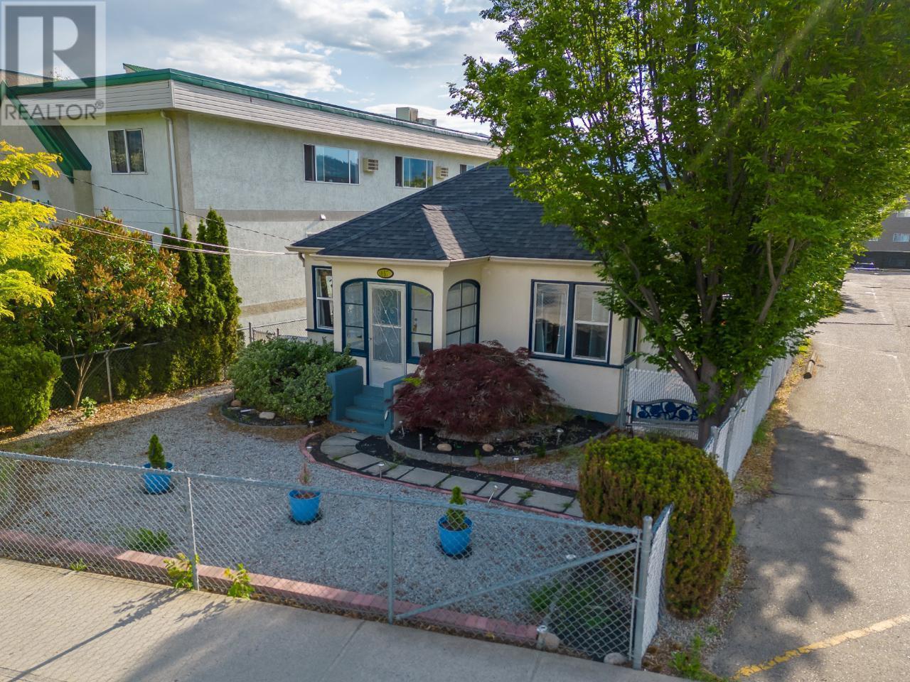 857 Main Street, Penticton, British Columbia  V2A 5E3 - Photo 3 - 10337033