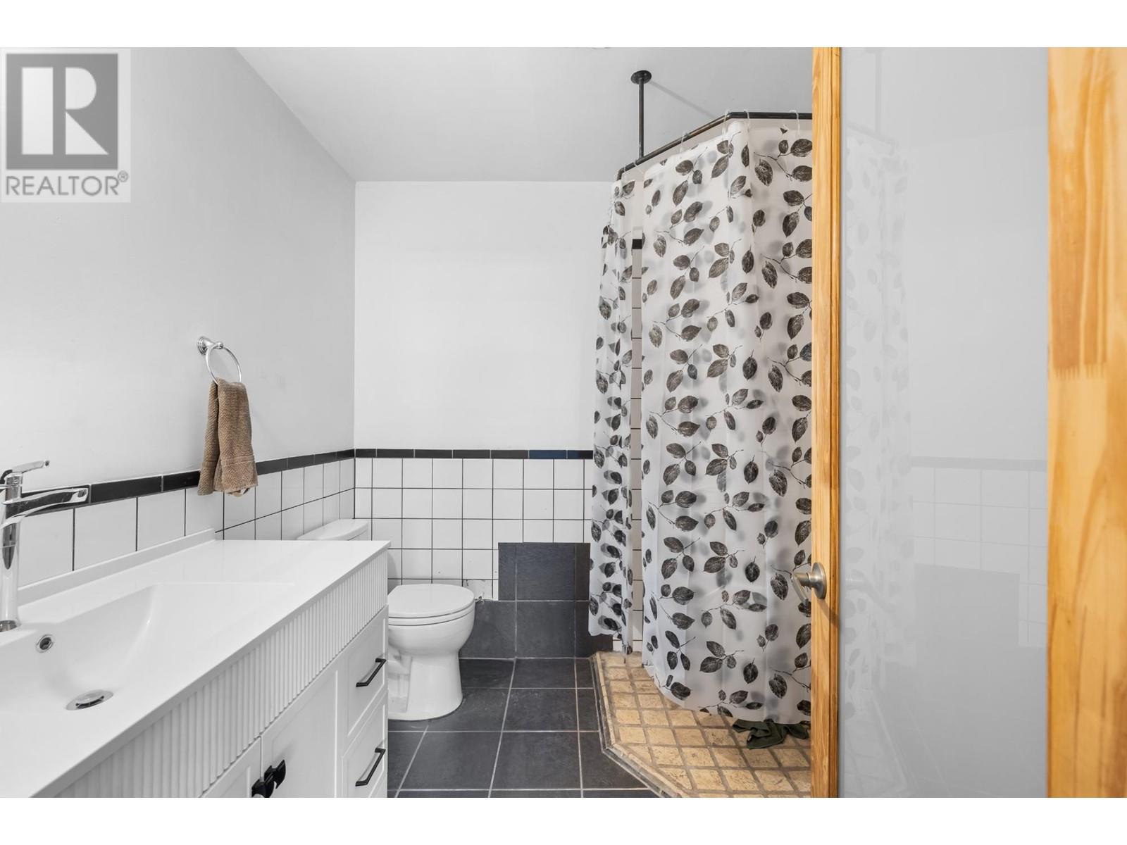 1412 Campbell Avenue, Riondel, British Columbia  V0B 2B0 - Photo 27 - 10337014