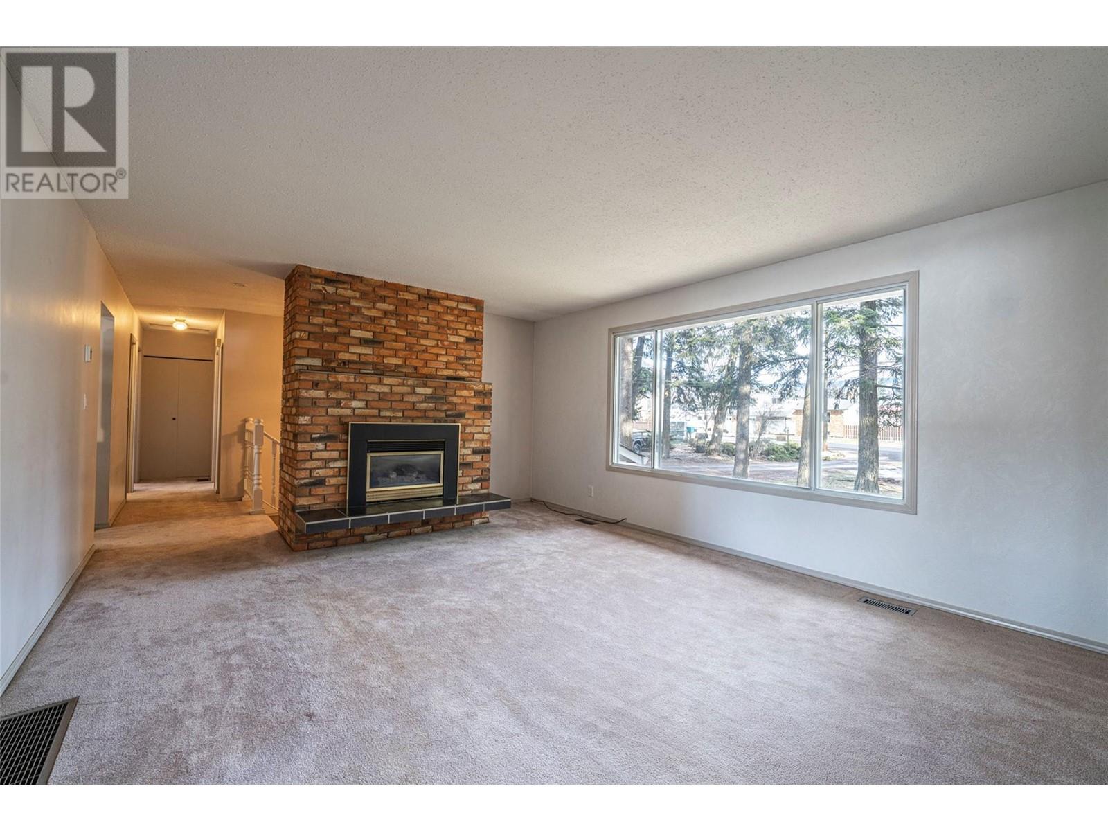 9742 Park Lane, Lavington, British Columbia  V1B 3E5 - Photo 15 - 10335184