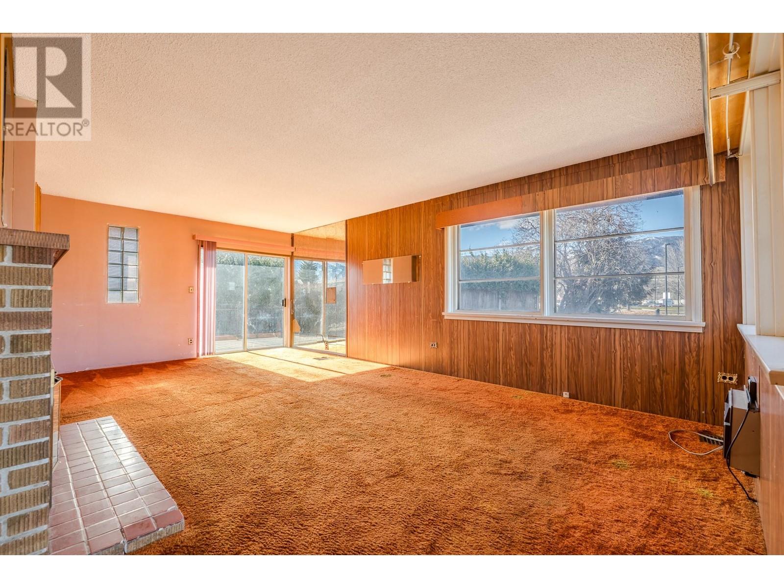 168 Hastings Place, Penticton, British Columbia  V2A 2W1 - Photo 3 - 10337439