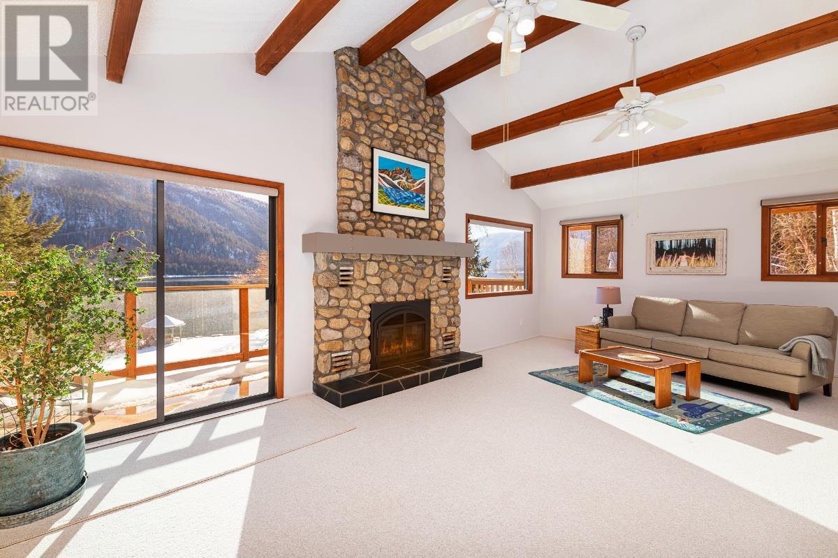 3946 Macgregor Road, Nelson, British Columbia  V1L 6M8 - Photo 16 - 10337364