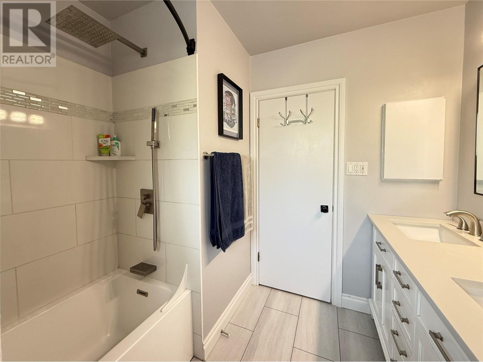 2211 West Bench Drive, Penticton, British Columbia  V2A 8Z8 - Photo 29 - 10339823