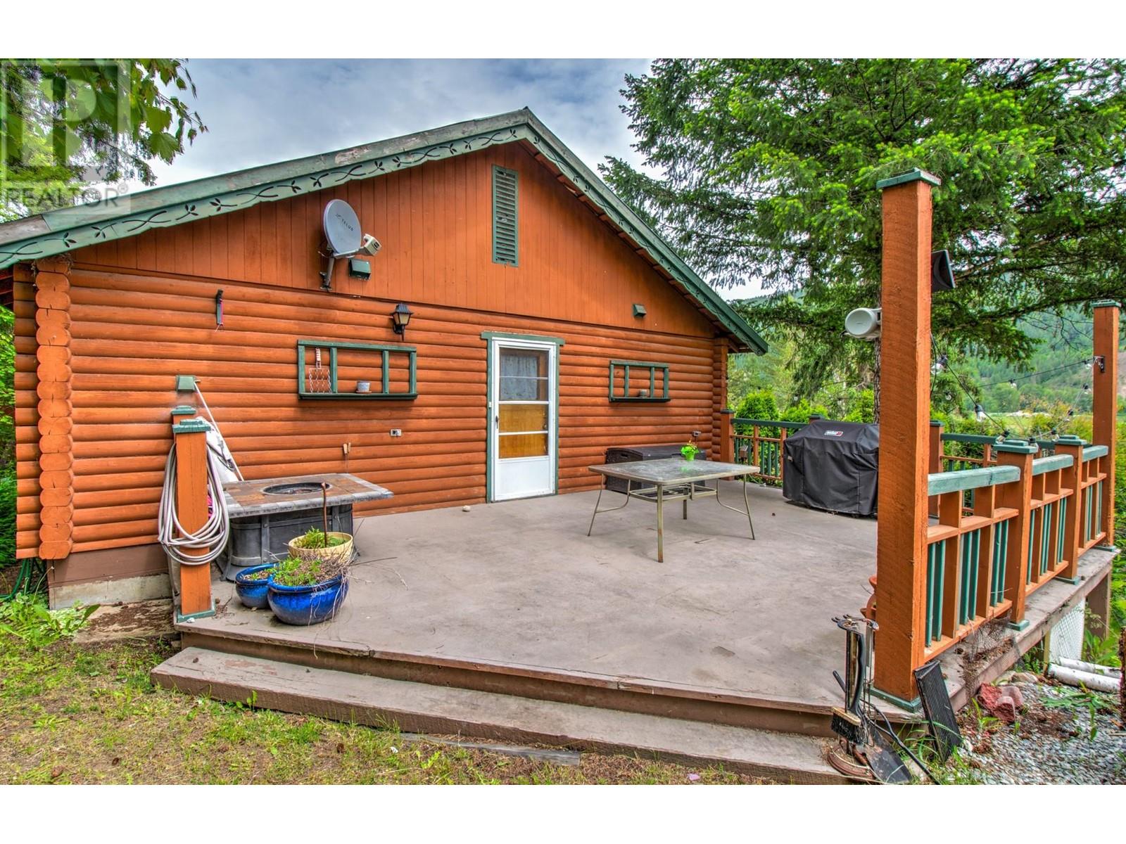2550 Shuswap Avenue, Lumby, British Columbia  V0E 2G0 - Photo 39 - 10341391