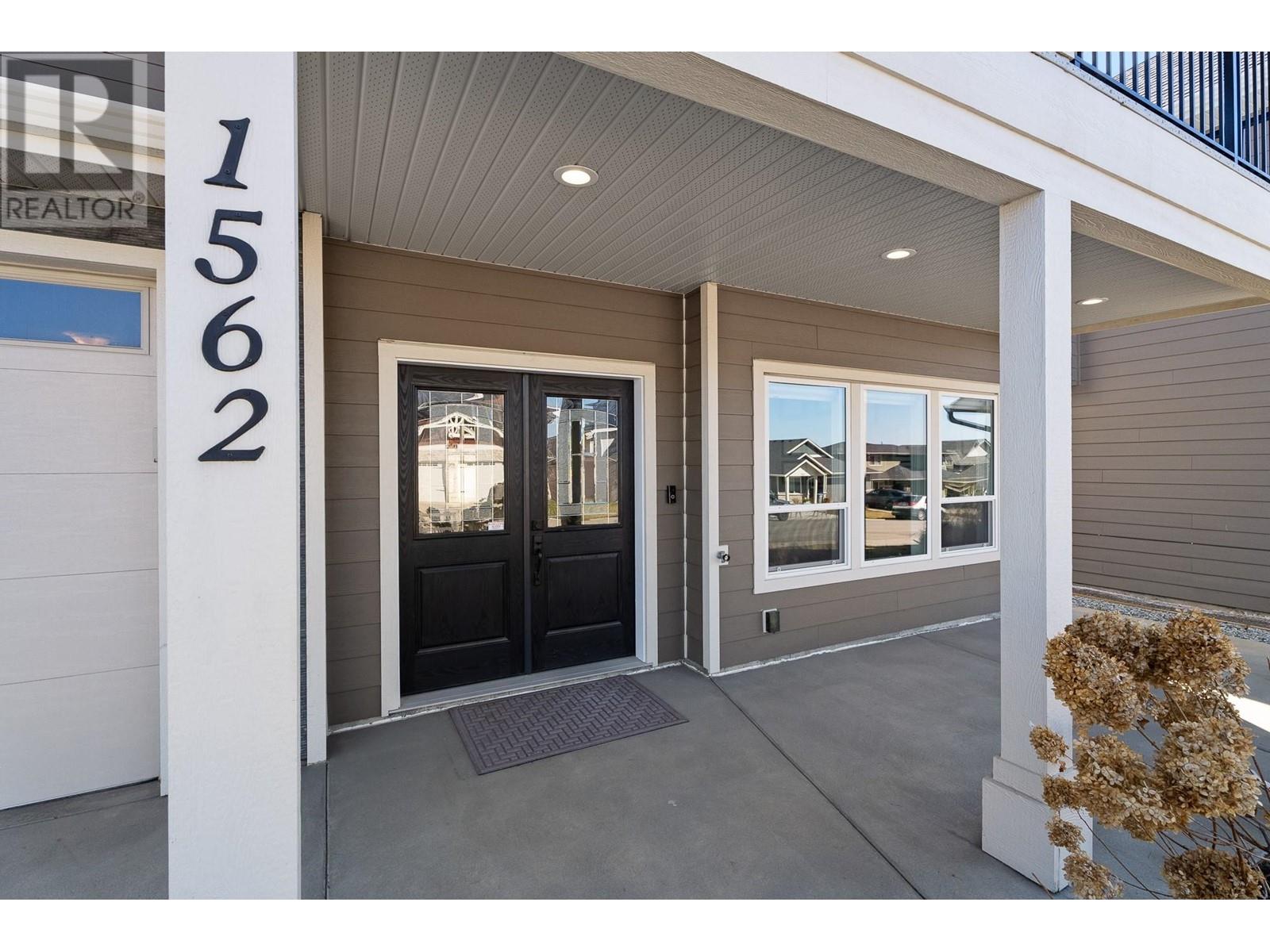 1562 Emerald Drive, Kamloops, British Columbia  V2E 0C4 - Photo 2 - 10342541