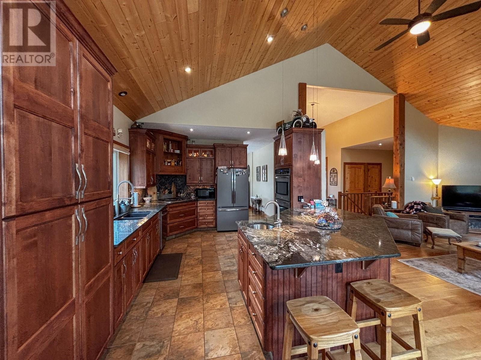 5938 Columbia Lake Road, Fairmont Hot Springs, British Columbia  V0B 1L2 - Photo 10 - 10342689
