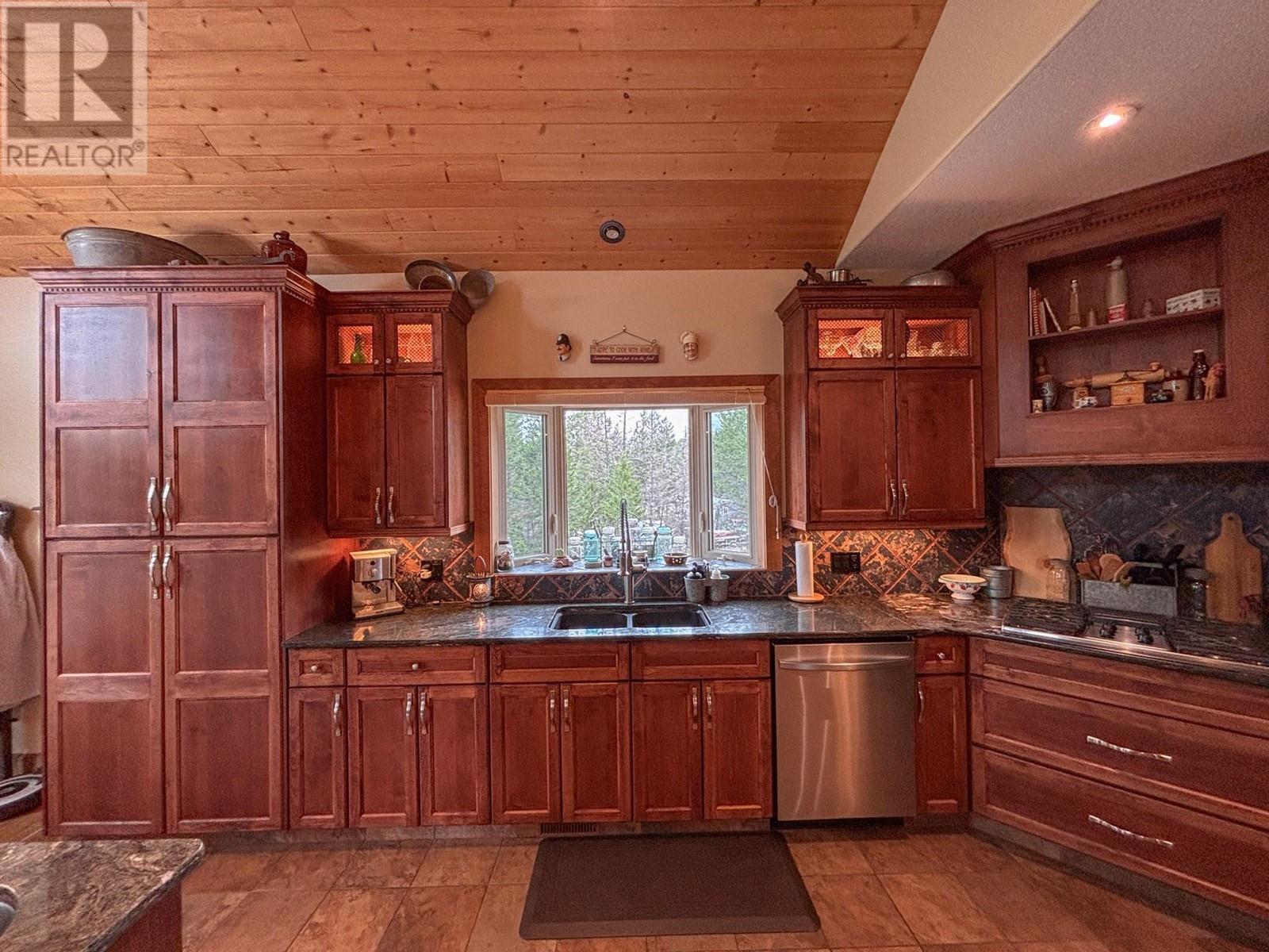 5938 Columbia Lake Road, Fairmont Hot Springs, British Columbia  V0B 1L2 - Photo 13 - 10342689