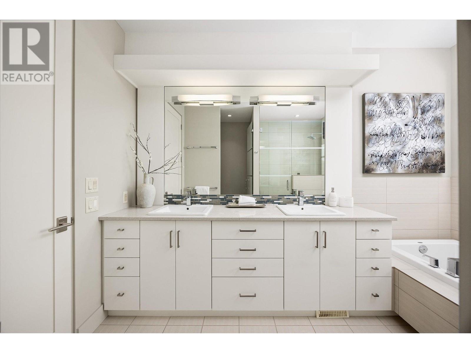 5560 Lakeshore Road, Kelowna, British Columbia  V1W 4J4 - Photo 19 - 10343122