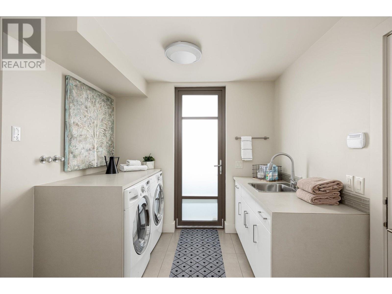 5560 Lakeshore Road, Kelowna, British Columbia  V1W 4J4 - Photo 24 - 10343122