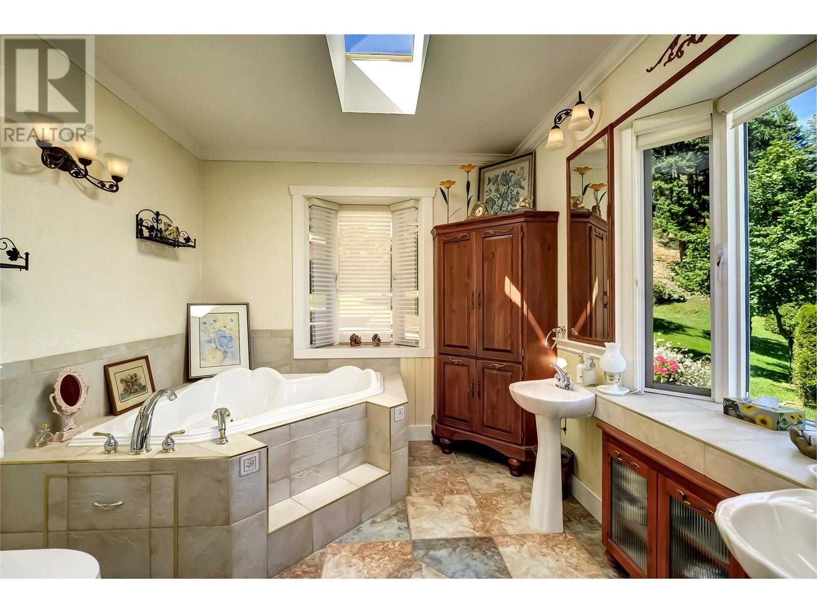 12600 Blagborne Avenue, Summerland, British Columbia  V0H 1Z8 - Photo 47 - 10343928