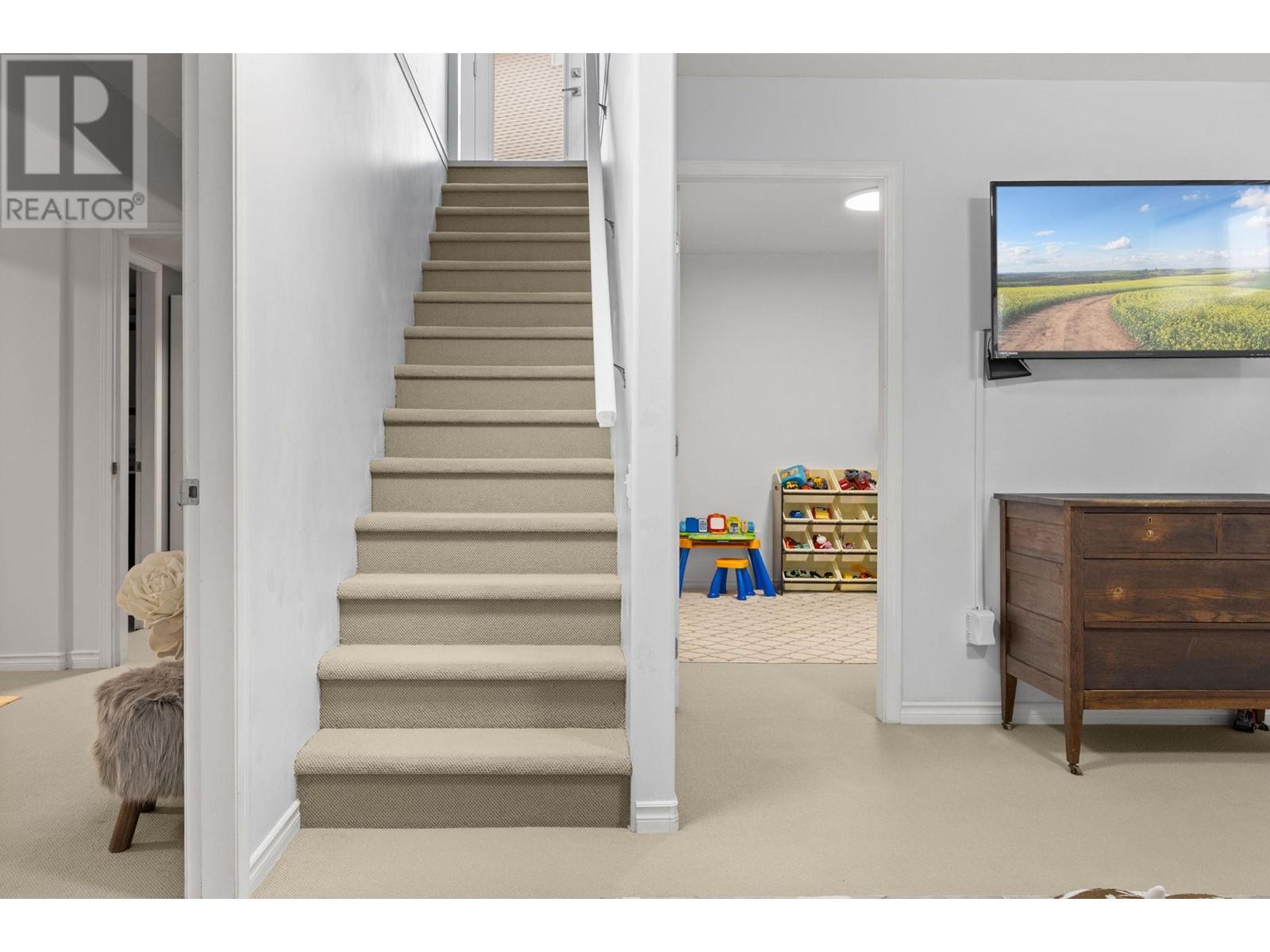 667 South Crest Drive, Kelowna, British Columbia  V1W 4W6 - Photo 46 - 10343720
