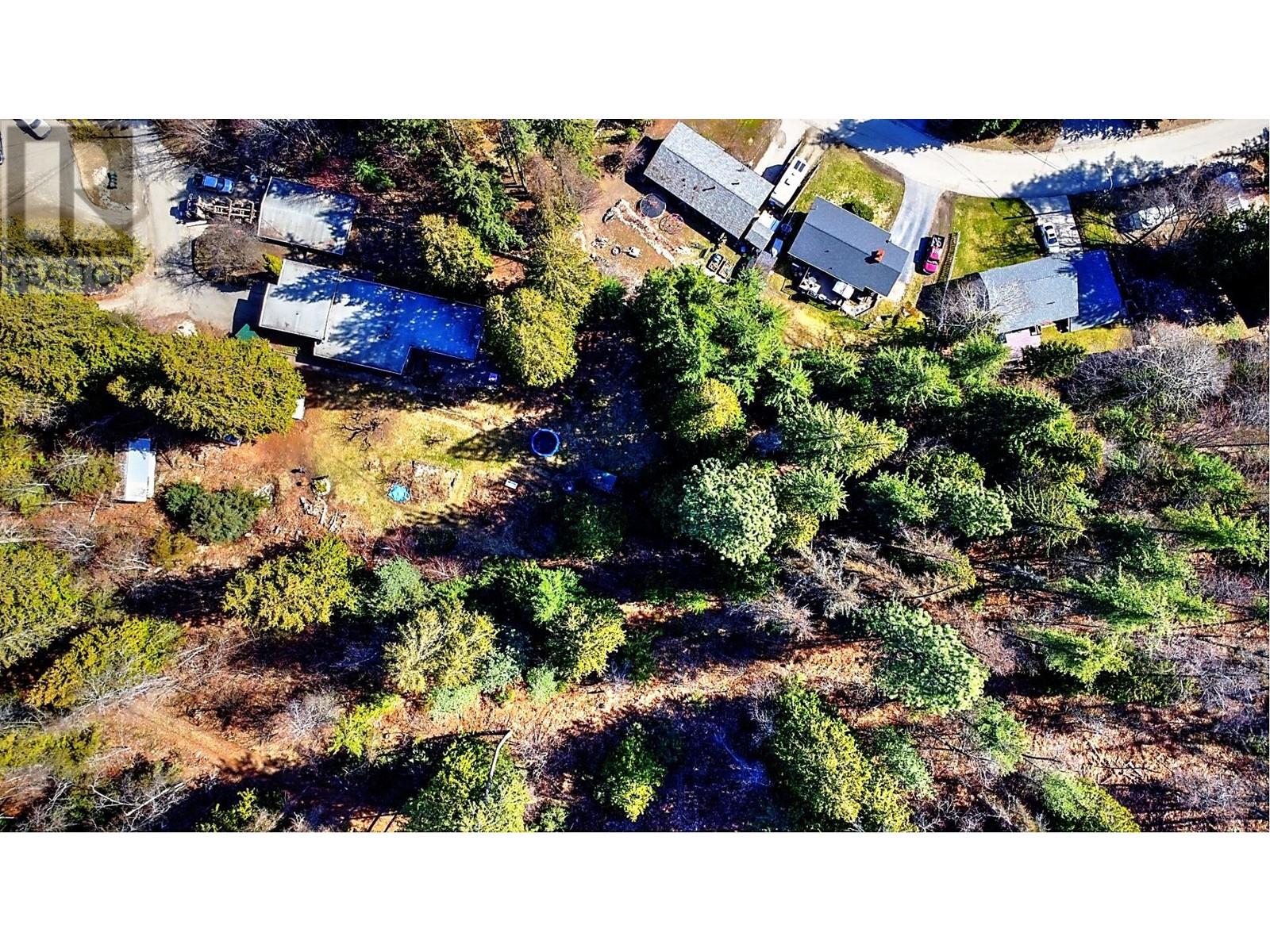 745 Chickadee Lane, Castlegar, British Columbia  V1N 3Y3 - Photo 12 - 10343870
