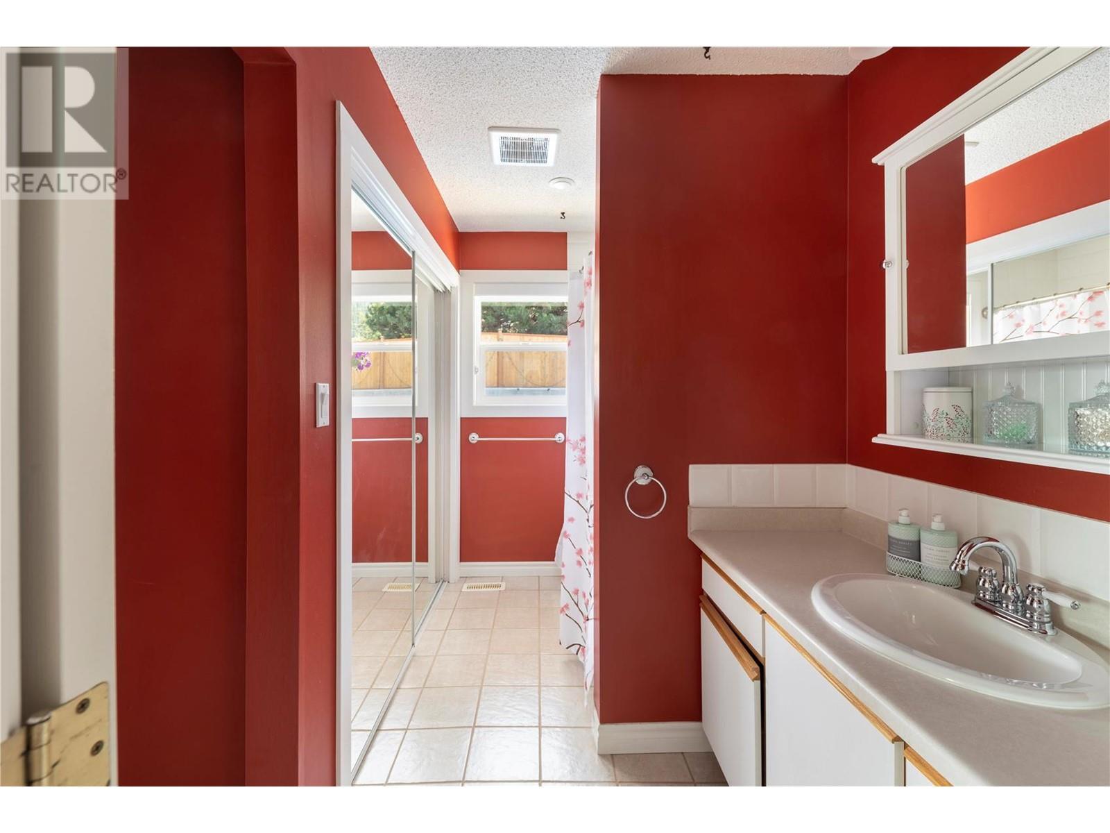 7353 Longacre Drive, Vernon, British Columbia  V1H 1H5 - Photo 18 - 10343741